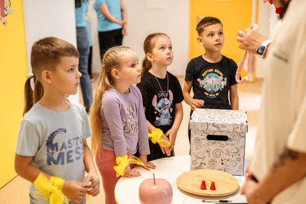 PIRMĄ KARTĄ KAUNO RAJONO DARŽELIUOSE IŠKOVOTA ,,SVEIKOS MITYBOS TAURĖ 