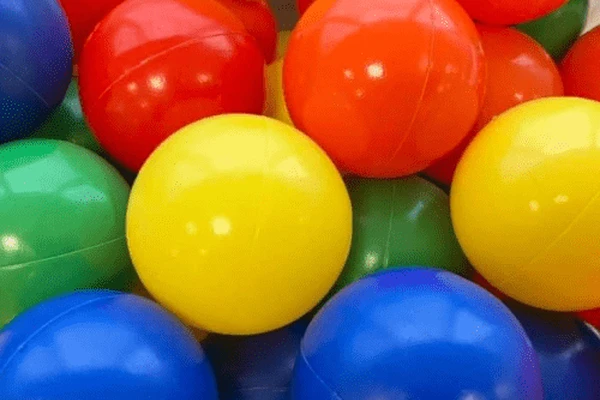 Šią savaitę „Svirpliukų“ grupės ugdytiniai pradėjo kelionę spalvų pažinimo link… - Nuotrauka